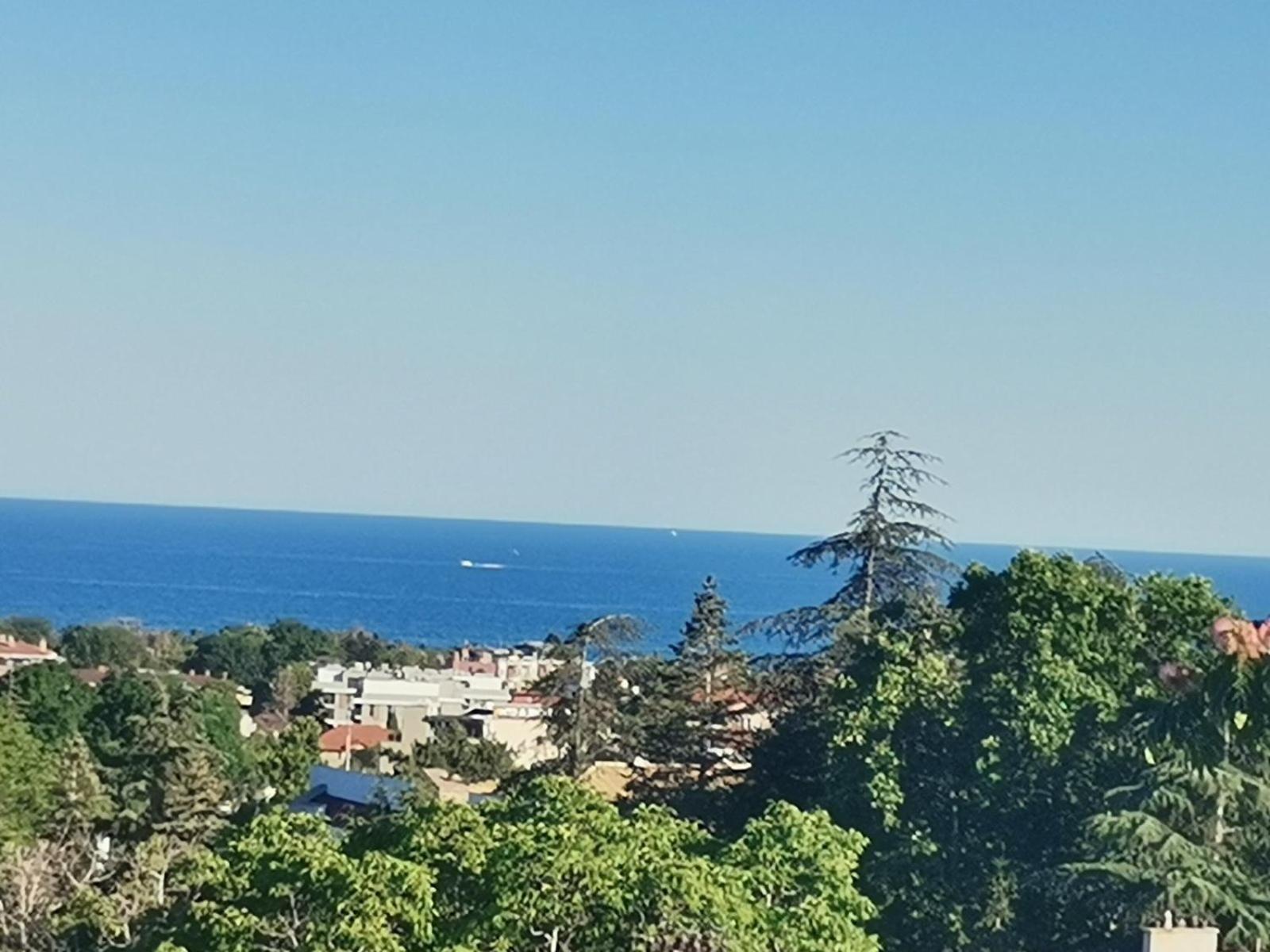 Apartment mit 3 Schlafzimmern und Meerblick