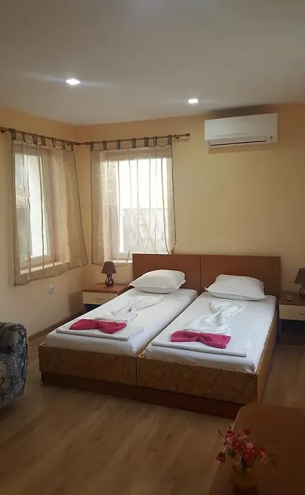 Cathedral Guesthouse-1