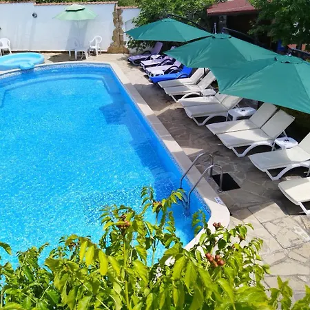 Guest House Yanita-2