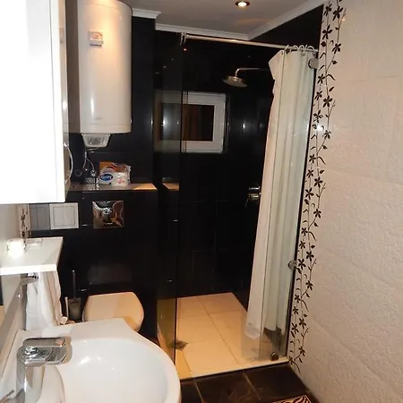 Ivet Guest Rooms-2